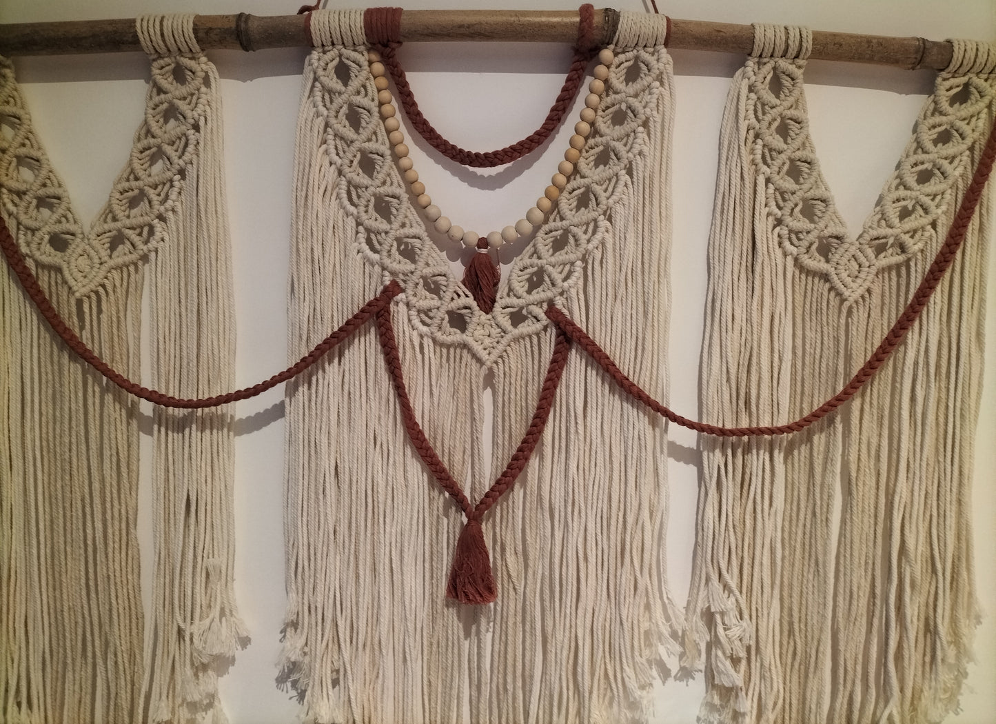 Grand macramé mural bicolore